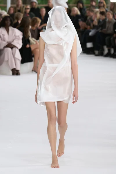 Look 1